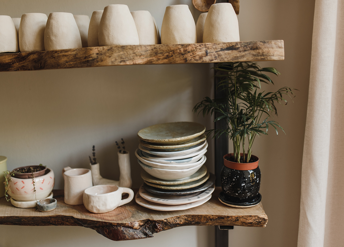 Dinnerware and tableware
